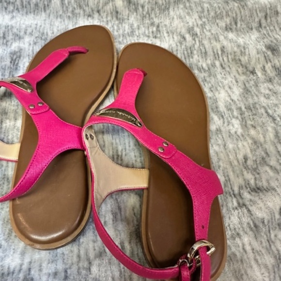 Women's Michael Kors Plate Flat Thong Sandals Size 7 (all three pairs) - Picture 9 of 15